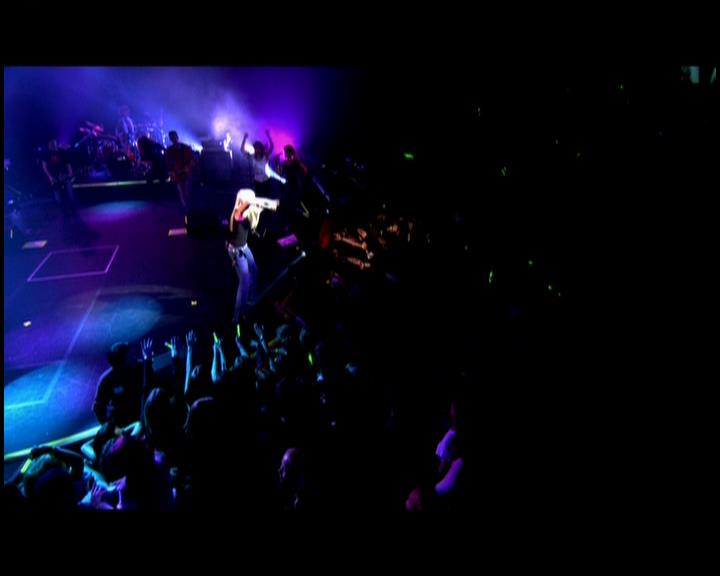 DailyDuff-dot-nl_GirlCanRockDVD-LiveInConcert0373.jpg
