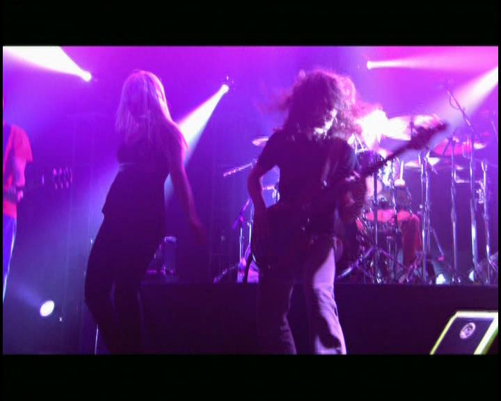 DailyDuff-dot-nl_GirlCanRockDVD-LiveInConcert0386.jpg DailyDuff-dot-nl_GirlCanRockDVD-LiveInConcert0386.jpg