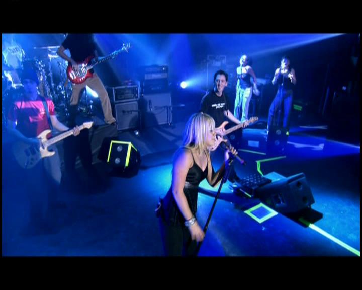 DailyDuff-dot-nl_GirlCanRockDVD-LiveInConcert0483.jpg DailyDuff-dot-nl_GirlCanRockDVD-LiveInConcert0483.jpg