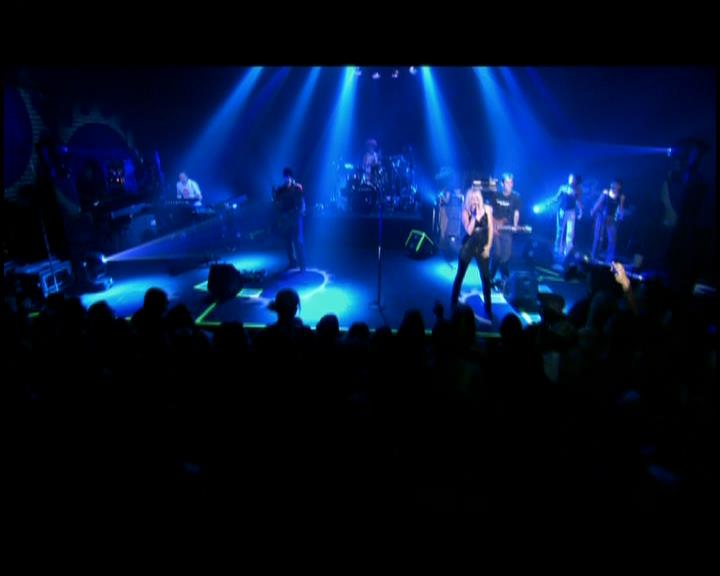 DailyDuff-dot-nl_GirlCanRockDVD-LiveInConcert0511.jpg DailyDuff-dot-nl_GirlCanRockDVD-LiveInConcert0511.jpg