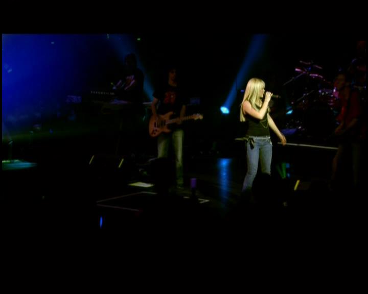 DailyDuff-dot-nl_GirlCanRockDVD-LiveInConcert0524.jpg DailyDuff-dot-nl_GirlCanRockDVD-LiveInConcert0524.jpg