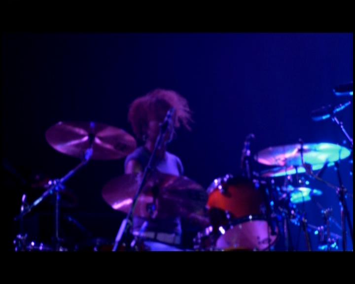 DailyDuff-dot-nl_GirlCanRockDVD-LiveInConcert0528.jpg DailyDuff-dot-nl_GirlCanRockDVD-LiveInConcert0528.jpg