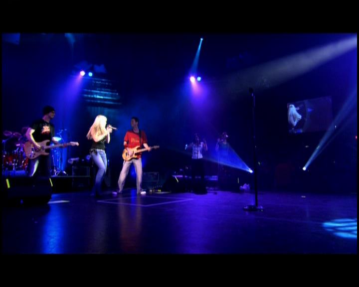 DailyDuff-dot-nl_GirlCanRockDVD-LiveInConcert0549.jpg DailyDuff-dot-nl_GirlCanRockDVD-LiveInConcert0549.jpg