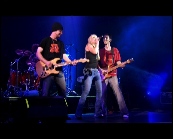 DailyDuff-dot-nl_GirlCanRockDVD-LiveInConcert0553.jpg DailyDuff-dot-nl_GirlCanRockDVD-LiveInConcert0553.jpg