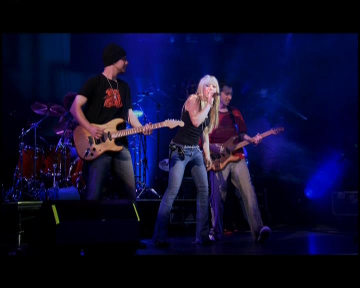 DailyDuff-dot-nl_GirlCanRockDVD-LiveInConcert0555.jpg DailyDuff-dot-nl_GirlCanRockDVD-LiveInConcert0555.jpg