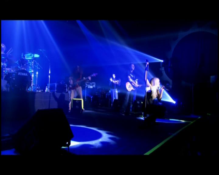 DailyDuff-dot-nl_GirlCanRockDVD-LiveInConcert0564.jpg DailyDuff-dot-nl_GirlCanRockDVD-LiveInConcert0564.jpg