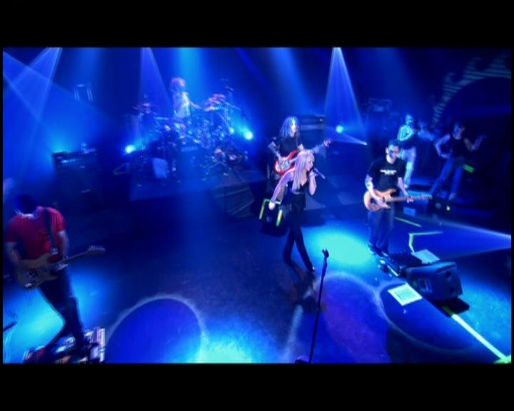 DailyDuff-dot-nl_GirlCanRockDVD-LiveInConcert0618.jpg DailyDuff-dot-nl_GirlCanRockDVD-LiveInConcert0618.jpg