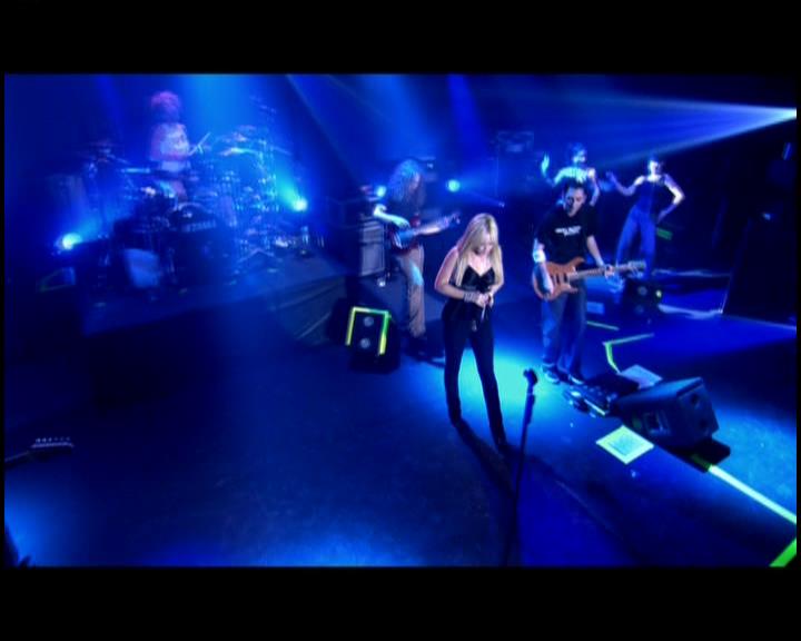 DailyDuff-dot-nl_GirlCanRockDVD-LiveInConcert0619.jpg DailyDuff-dot-nl_GirlCanRockDVD-LiveInConcert0619.jpg