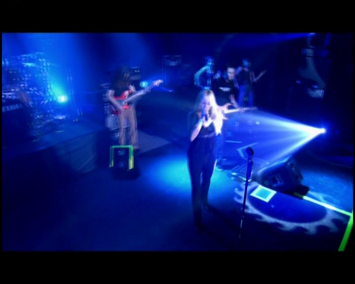 DailyDuff-dot-nl_GirlCanRockDVD-LiveInConcert0620.jpg DailyDuff-dot-nl_GirlCanRockDVD-LiveInConcert0620.jpg
