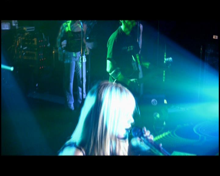 DailyDuff-dot-nl_GirlCanRockDVD-LiveInConcert0674.jpg