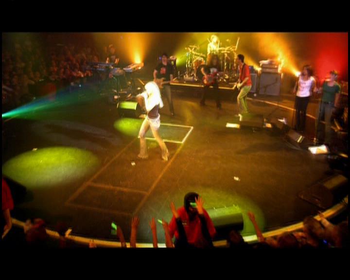 DailyDuff-dot-nl_GirlCanRockDVD-LiveInConcert0688.jpg DailyDuff-dot-nl_GirlCanRockDVD-LiveInConcert0688.jpg