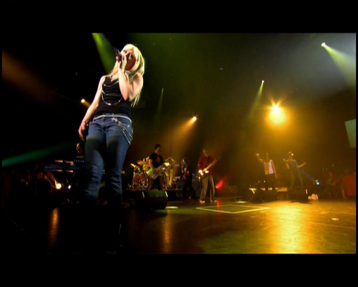 DailyDuff-dot-nl_GirlCanRockDVD-LiveInConcert0699.jpg