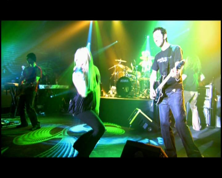 DailyDuff-dot-nl_GirlCanRockDVD-LiveInConcert0715.jpg DailyDuff-dot-nl_GirlCanRockDVD-LiveInConcert0715.jpg