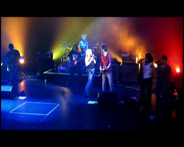 DailyDuff-dot-nl_GirlCanRockDVD-LiveInConcert0720.jpg DailyDuff-dot-nl_GirlCanRockDVD-LiveInConcert0720.jpg