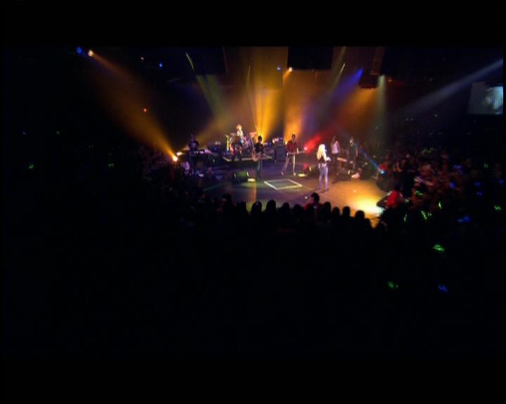 DailyDuff-dot-nl_GirlCanRockDVD-LiveInConcert0749.jpg