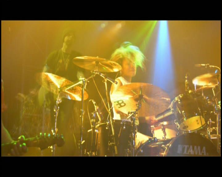 DailyDuff-dot-nl_GirlCanRockDVD-LiveInConcert0765.jpg DailyDuff-dot-nl_GirlCanRockDVD-LiveInConcert0765.jpg