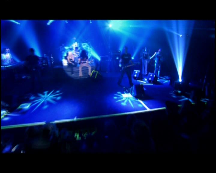 DailyDuff-dot-nl_GirlCanRockDVD-LiveInConcert0911.jpg DailyDuff-dot-nl_GirlCanRockDVD-LiveInConcert0911.jpg