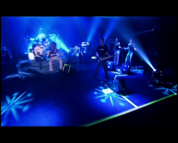 DailyDuff-dot-nl_GirlCanRockDVD-LiveInConcert0912.jpg DailyDuff-dot-nl_GirlCanRockDVD-LiveInConcert0912.jpg