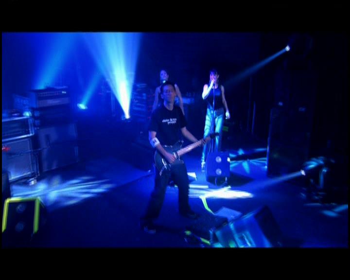 DailyDuff-dot-nl_GirlCanRockDVD-LiveInConcert0914.jpg DailyDuff-dot-nl_GirlCanRockDVD-LiveInConcert0914.jpg