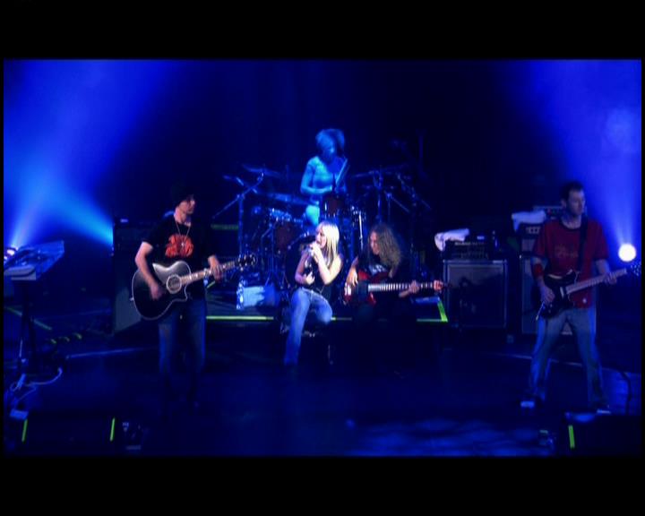 DailyDuff-dot-nl_GirlCanRockDVD-LiveInConcert0940.jpg