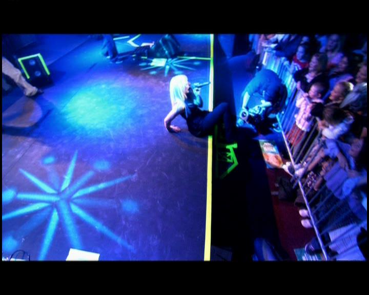 DailyDuff-dot-nl_GirlCanRockDVD-LiveInConcert0990.jpg DailyDuff-dot-nl_GirlCanRockDVD-LiveInConcert0990.jpg