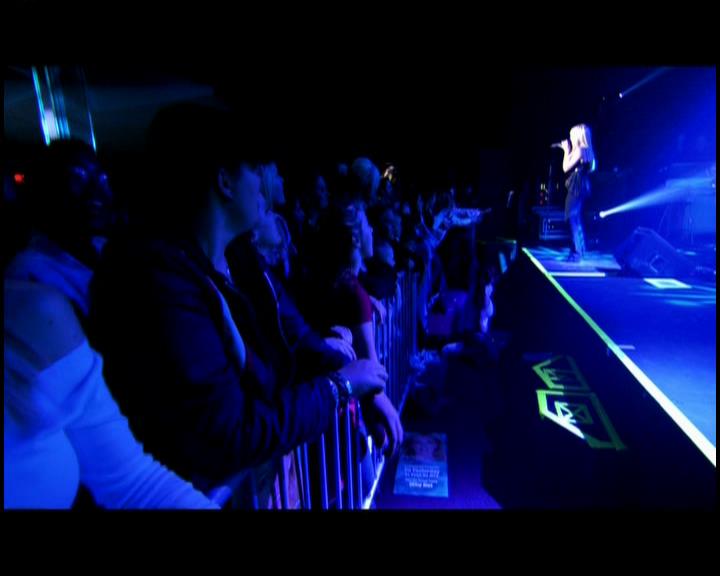 DailyDuff-dot-nl_GirlCanRockDVD-LiveInConcert1051.jpg DailyDuff-dot-nl_GirlCanRockDVD-LiveInConcert1051.jpg