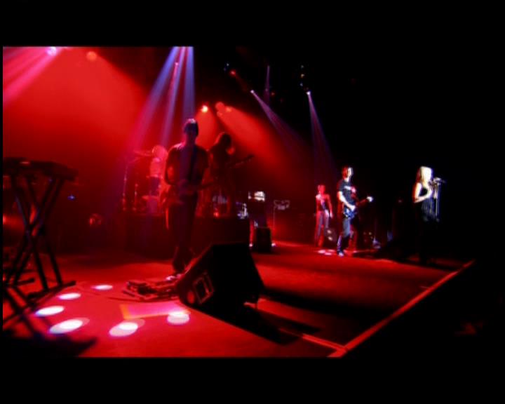 DailyDuff-dot-nl_GirlCanRockDVD-LiveInConcert1119.jpg DailyDuff-dot-nl_GirlCanRockDVD-LiveInConcert1119.jpg
