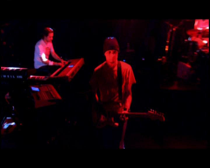 DailyDuff-dot-nl_GirlCanRockDVD-LiveInConcert1122.jpg DailyDuff-dot-nl_GirlCanRockDVD-LiveInConcert1122.jpg