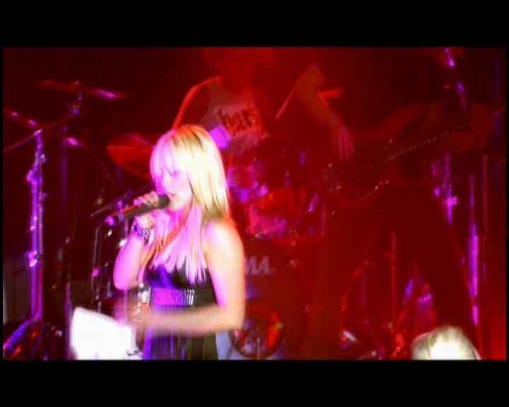 DailyDuff-dot-nl_GirlCanRockDVD-LiveInConcert1136.jpg DailyDuff-dot-nl_GirlCanRockDVD-LiveInConcert1136.jpg