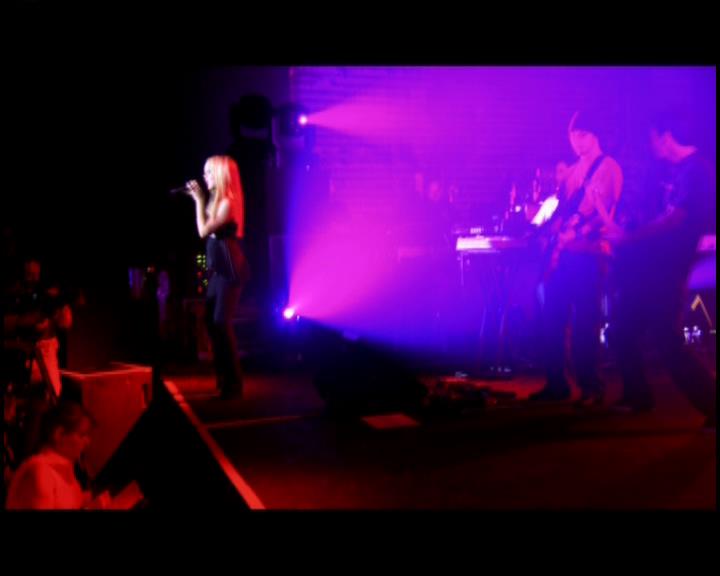 DailyDuff-dot-nl_GirlCanRockDVD-LiveInConcert1140.jpg DailyDuff-dot-nl_GirlCanRockDVD-LiveInConcert1140.jpg