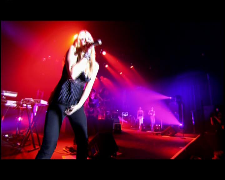 DailyDuff-dot-nl_GirlCanRockDVD-LiveInConcert1145.jpg DailyDuff-dot-nl_GirlCanRockDVD-LiveInConcert1145.jpg