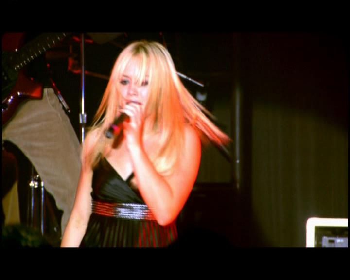DailyDuff-dot-nl_GirlCanRockDVD-LiveInConcert1162.jpg DailyDuff-dot-nl_GirlCanRockDVD-LiveInConcert1162.jpg