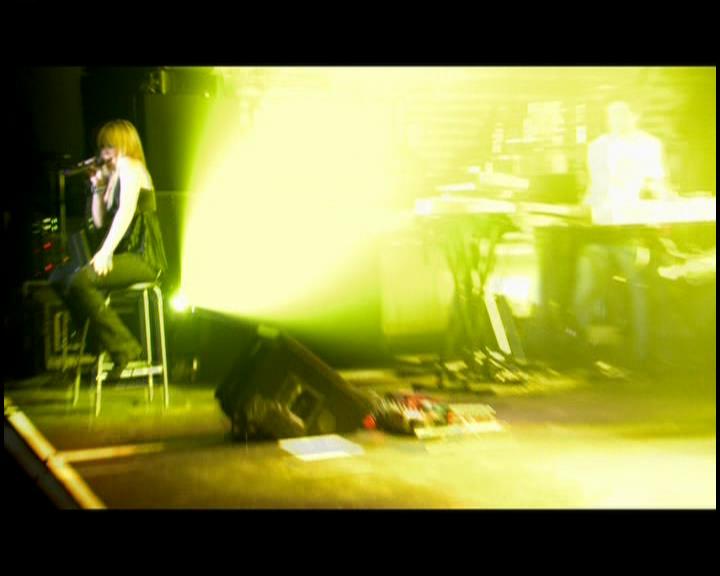 DailyDuff-dot-nl_GirlCanRockDVD-LiveInConcert1311.jpg DailyDuff-dot-nl_GirlCanRockDVD-LiveInConcert1311.jpg