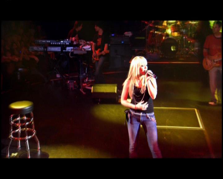 DailyDuff-dot-nl_GirlCanRockDVD-LiveInConcert1386.jpg