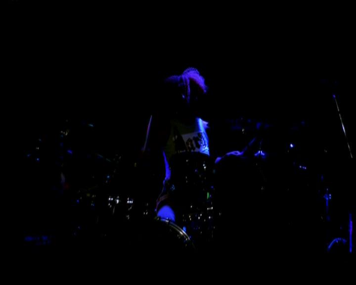 DailyDuff-dot-nl_GirlCanRockDVD-LiveInConcert1473.jpg