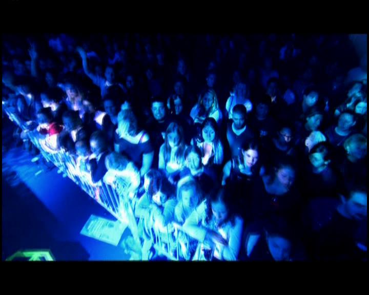 DailyDuff-dot-nl_GirlCanRockDVD-LiveInConcert1518.jpg DailyDuff-dot-nl_GirlCanRockDVD-LiveInConcert1518.jpg