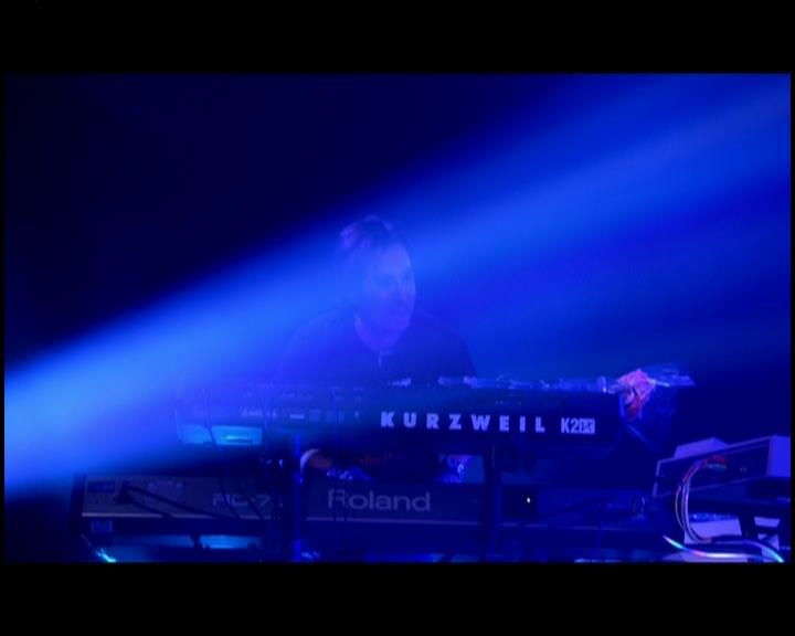 DailyDuff-dot-nl_GirlCanRockDVD-LiveInConcert1568.jpg DailyDuff-dot-nl_GirlCanRockDVD-LiveInConcert1568.jpg