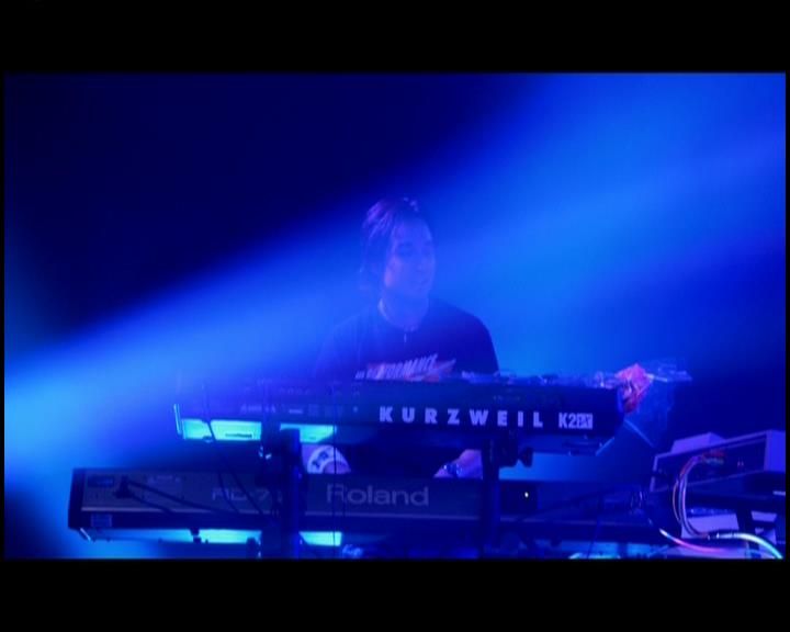 DailyDuff-dot-nl_GirlCanRockDVD-LiveInConcert1569.jpg DailyDuff-dot-nl_GirlCanRockDVD-LiveInConcert1569.jpg