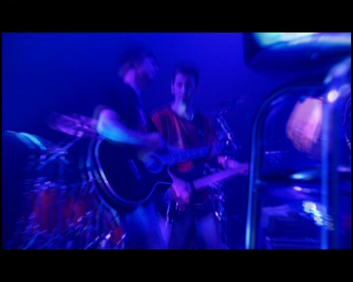 DailyDuff-dot-nl_GirlCanRockDVD-LiveInConcert1652.jpg DailyDuff-dot-nl_GirlCanRockDVD-LiveInConcert1652.jpg