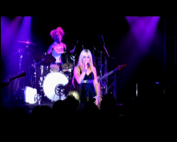 DailyDuff-dot-nl_GirlCanRockDVD-LiveInConcert1713.jpg DailyDuff-dot-nl_GirlCanRockDVD-LiveInConcert1713.jpg