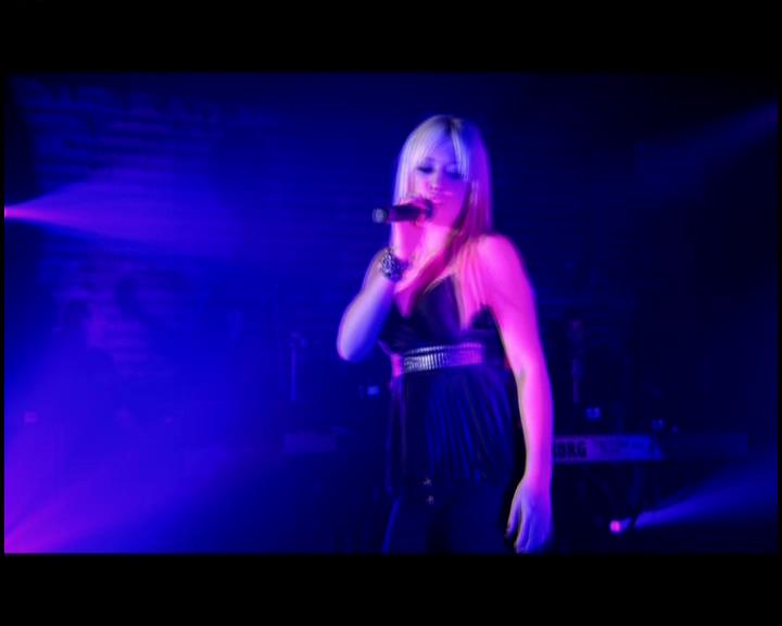 DailyDuff-dot-nl_GirlCanRockDVD-LiveInConcert1715.jpg