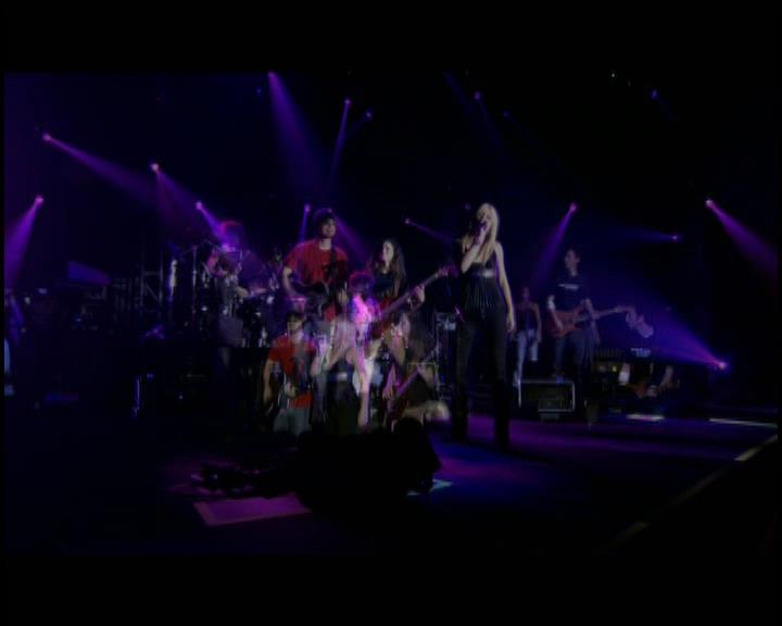 DailyDuff-dot-nl_GirlCanRockDVD-LiveInConcert1769.jpg
