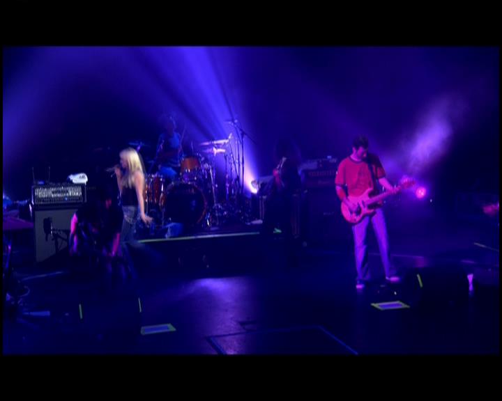 DailyDuff-dot-nl_GirlCanRockDVD-LiveInConcert1797.jpg