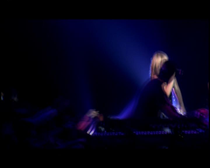 DailyDuff-dot-nl_GirlCanRockDVD-LiveInConcert1806.jpg DailyDuff-dot-nl_GirlCanRockDVD-LiveInConcert1806.jpg