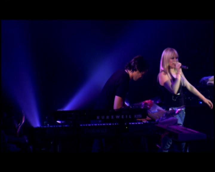 DailyDuff-dot-nl_GirlCanRockDVD-LiveInConcert1807.jpg DailyDuff-dot-nl_GirlCanRockDVD-LiveInConcert1807.jpg