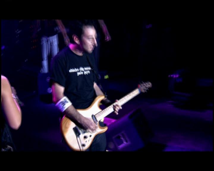 DailyDuff-dot-nl_GirlCanRockDVD-LiveInConcert1852.jpg DailyDuff-dot-nl_GirlCanRockDVD-LiveInConcert1852.jpg