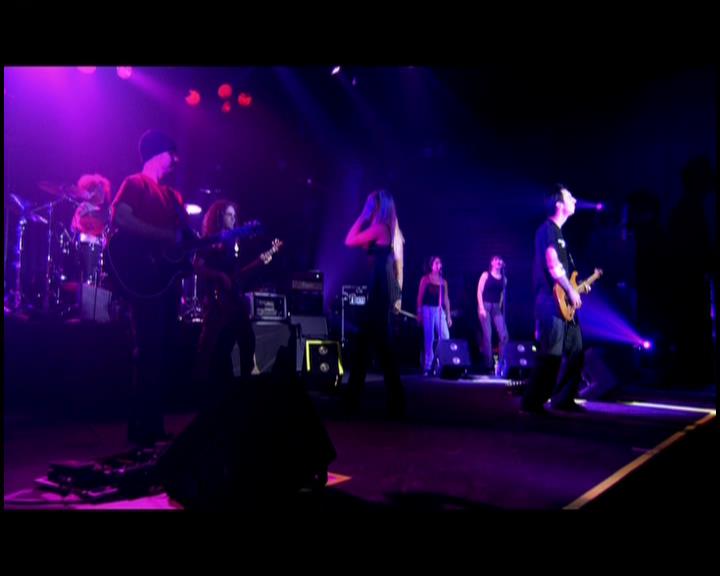 DailyDuff-dot-nl_GirlCanRockDVD-LiveInConcert1858.jpg DailyDuff-dot-nl_GirlCanRockDVD-LiveInConcert1858.jpg