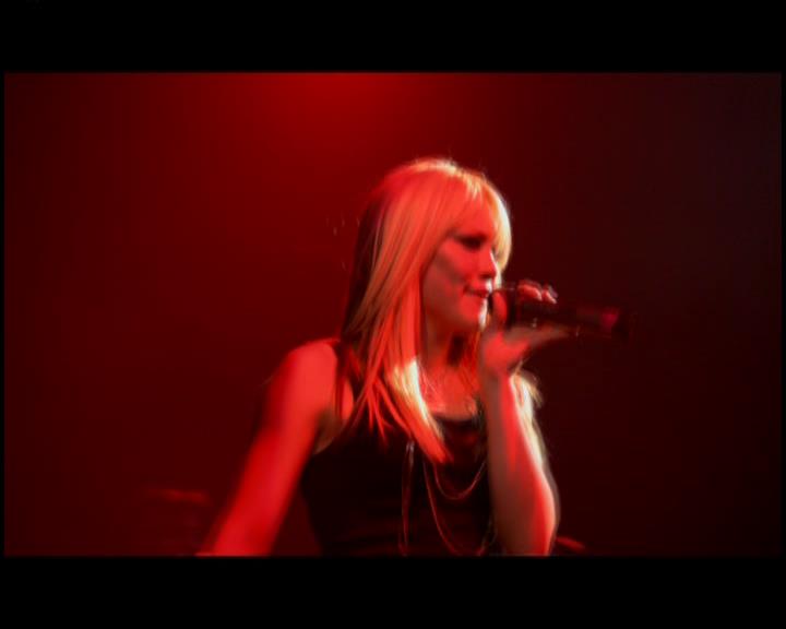 DailyDuff-dot-nl_GirlCanRockDVD-LiveInConcert2180.jpg DailyDuff-dot-nl_GirlCanRockDVD-LiveInConcert2180.jpg