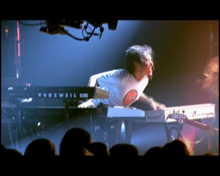 DailyDuff-dot-nl_GirlCanRockDVD-LiveInConcert2243.jpg DailyDuff-dot-nl_GirlCanRockDVD-LiveInConcert2243.jpg