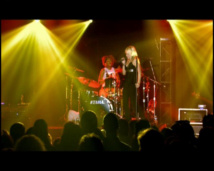 DailyDuff-dot-nl_GirlCanRockDVD-LiveInConcert2466.jpg DailyDuff-dot-nl_GirlCanRockDVD-LiveInConcert2466.jpg